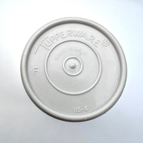 Vintage Tupperware Nesting Tumblers Gray Set of 3 60's 70's Midcentury USA - Picture 3 of 9